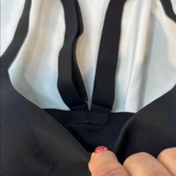 Victoria’s Secret OnPoint Sports bra, Black Women's Intimate Bra, Size S-DD/P-DD - Picture 11 of 16